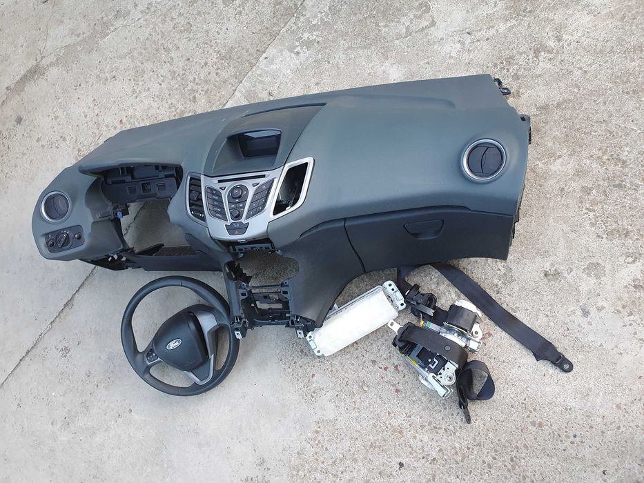 Plansa bord ford fiesta mk7