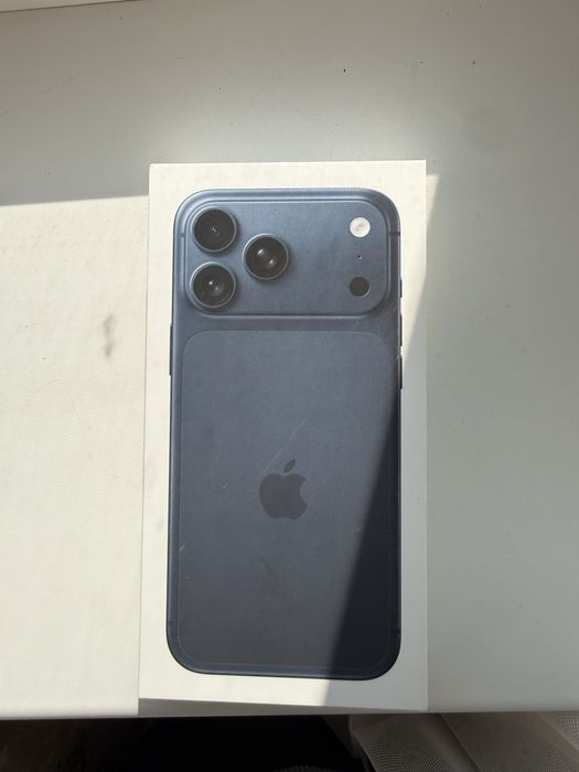 17 pro max 255gb Deep blue