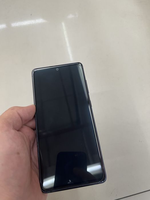 Продам телефон самсунг s20 fe. С20 фе.