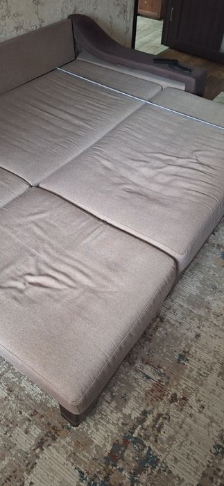 Продам диван  б.у.