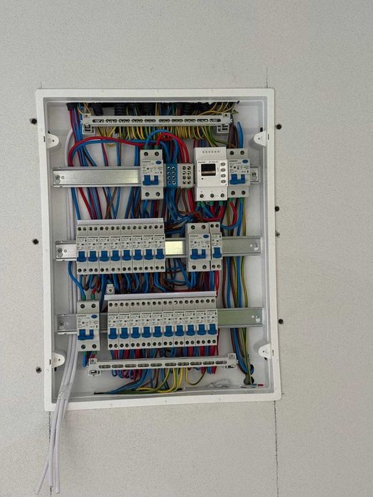 Electrician autorizat [24/7]