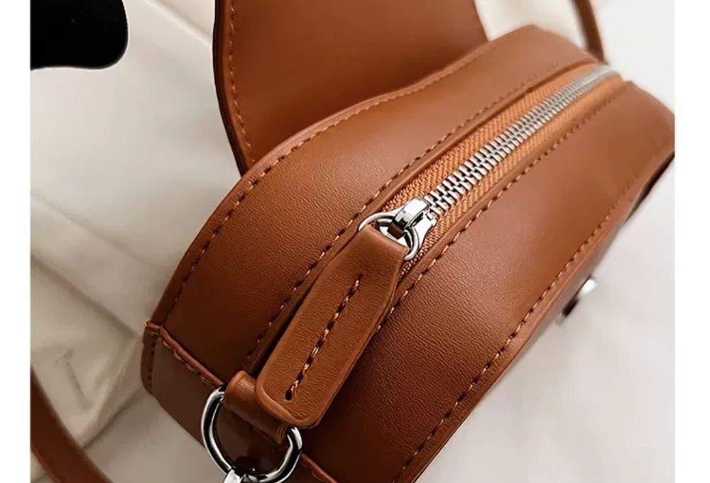 Сумочка женская седло