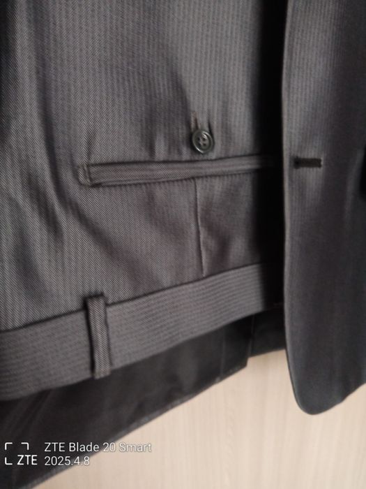 Продам мужской костюм