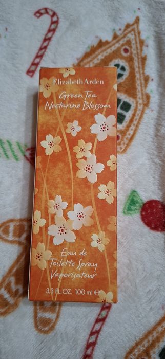 Vand parfum Elizabeth Arden NOU