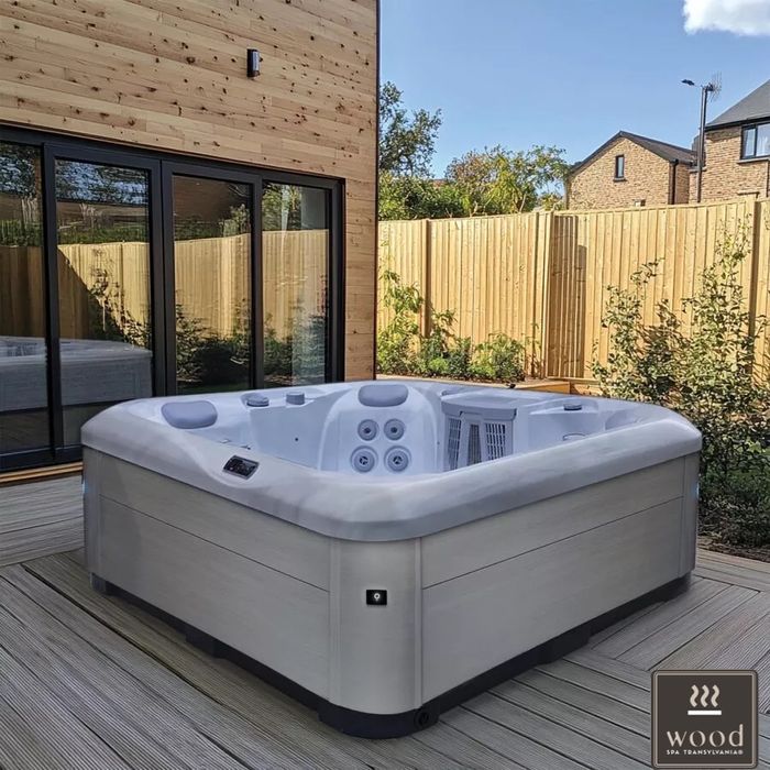Jacuzzi Brook – 4 pers, model PREMIUM cu livrare inclusă!