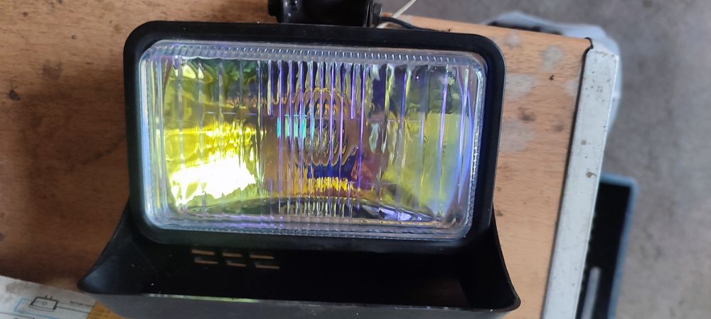 Продам противотуманные фары два вида