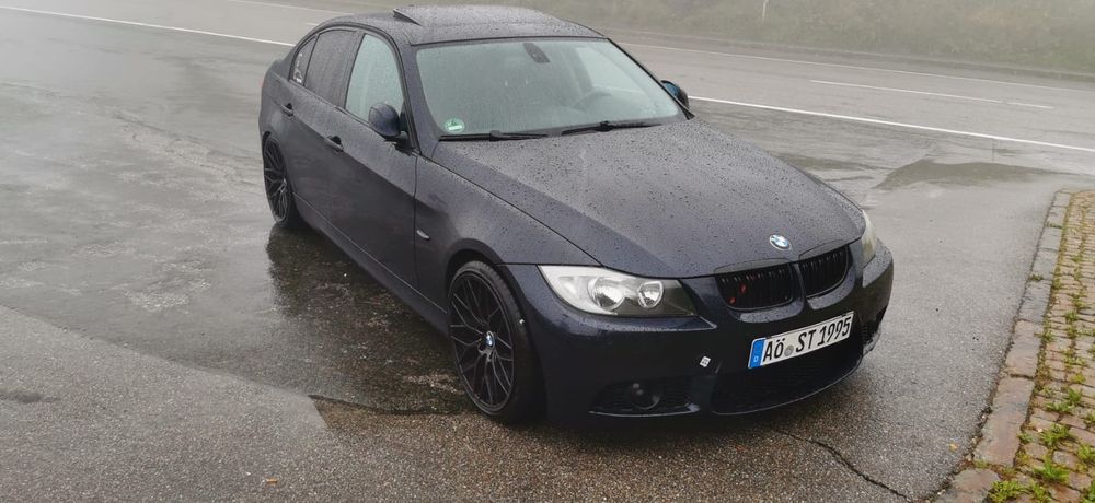 Vând BMW E90 320i