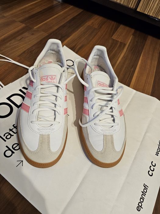 Vand Adidas Spezial dama