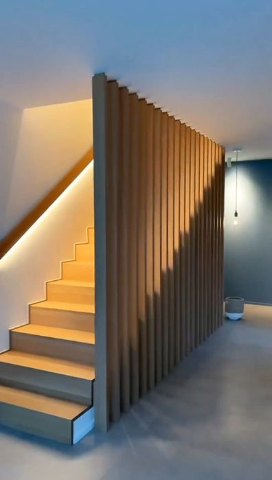 Riflaje interioare din lemn masiv