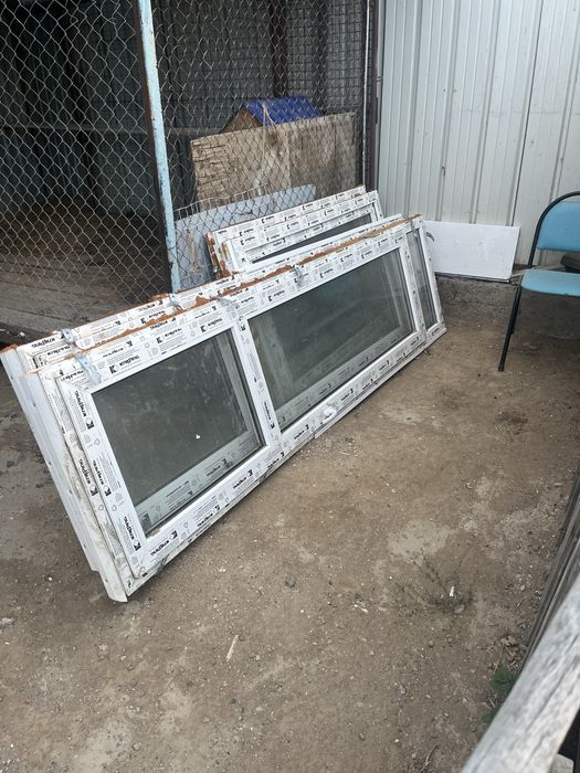 Пластиковый окно и дверь  по-2шт