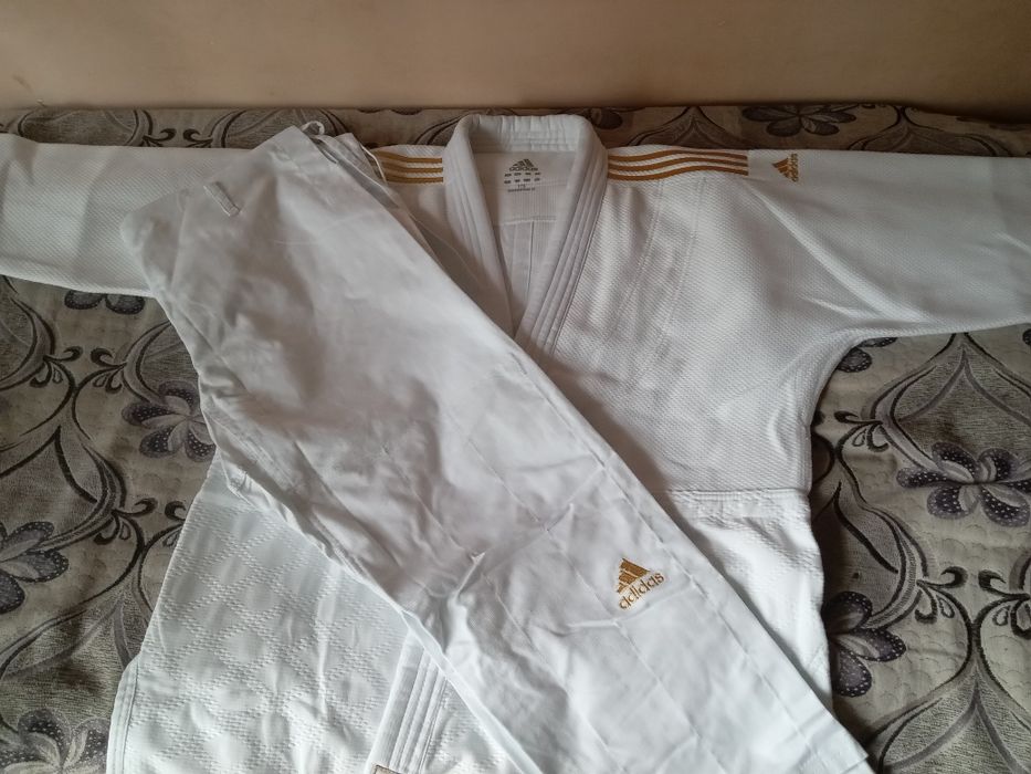 Новый золотой ADIDAS