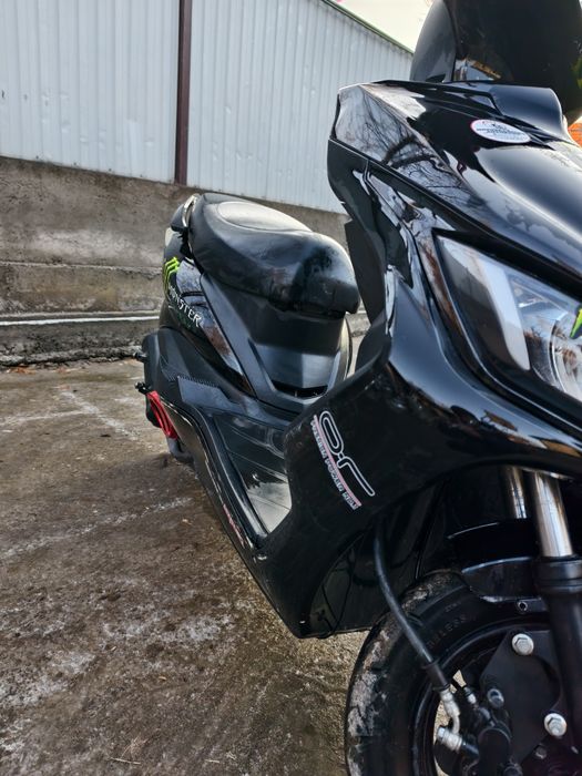 Продается скутер м8