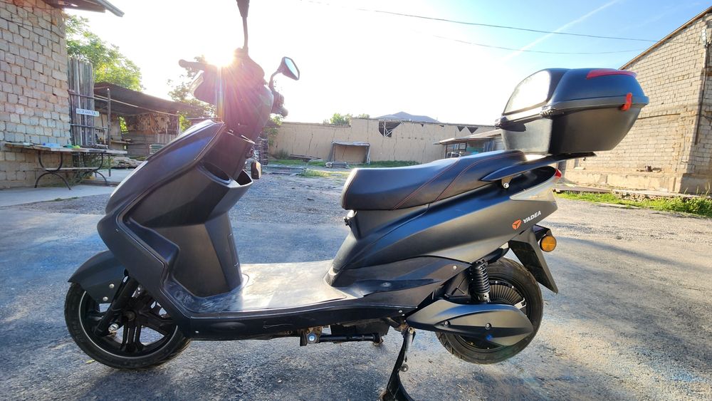 Skuter YADEA 50 tezlikka chiqadi