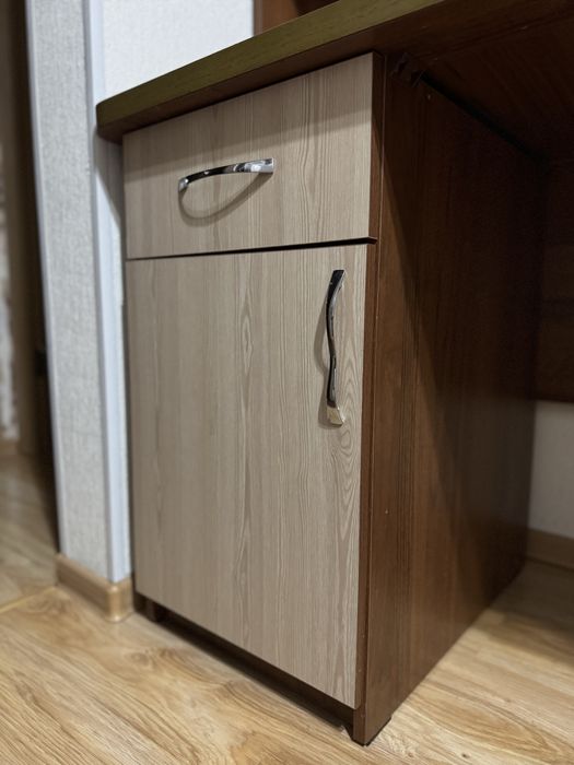 Офисный/рабочий стол