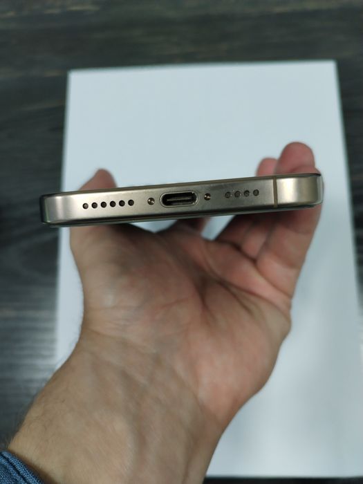 IPhone 16 pro Max.  Sim +esim imey 2+. Ideal ozimni telefonim