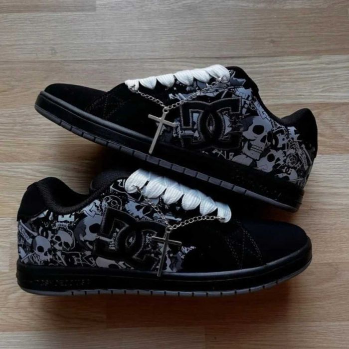 1blood Midnight Black and White Skull Patterned Sneakers