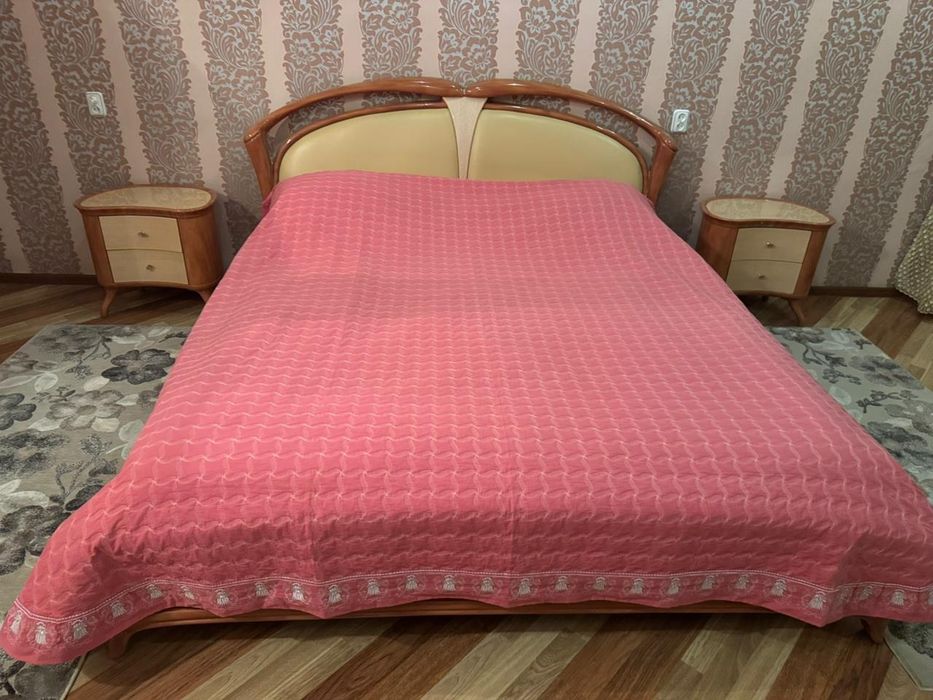 Спальный гарнитур продам