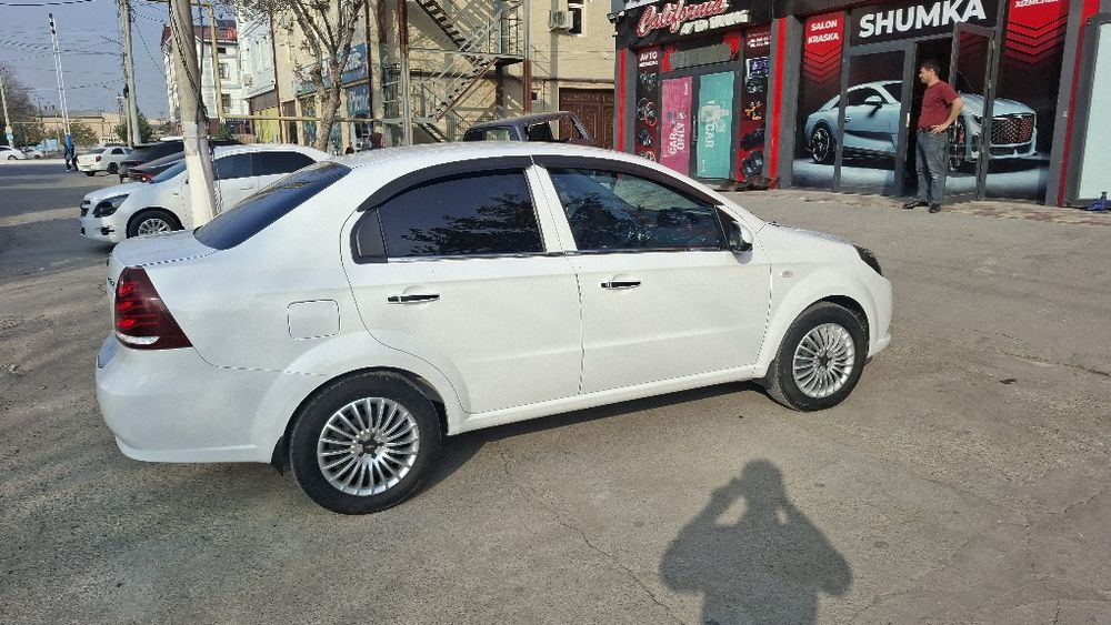 Naxia 3 sotiladi. Holati zoʻr