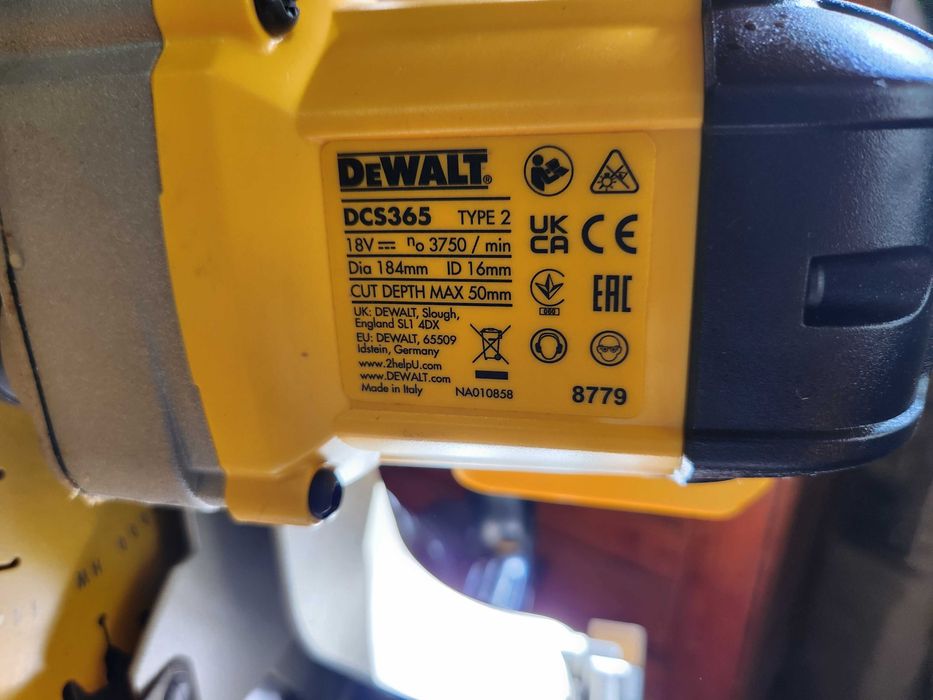Потапящ циркуляр с герунг DeWALT DCS365N-XJ, 18 V, 184 мм, без батерия и зарядно