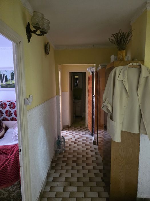 Apartament spațios cu 4 camere, decomandat – Etaj 1, strada Gheorghe Lazăr, Călărași