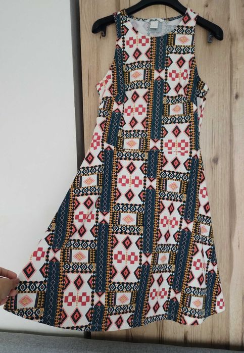 Ефектна лятна рокля H&M