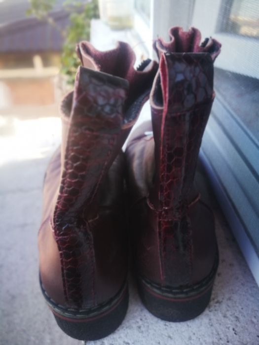 Продавам дамски боти чл