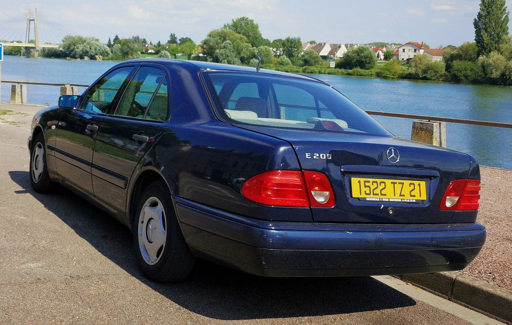 Mercedes E-Class (W210) 1995 - 2003 PIESE AUTO