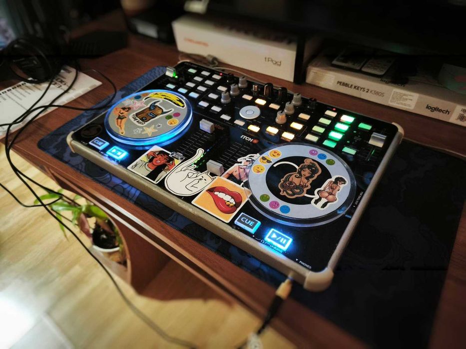 DJ controller - Vestax VCI-300 MK2