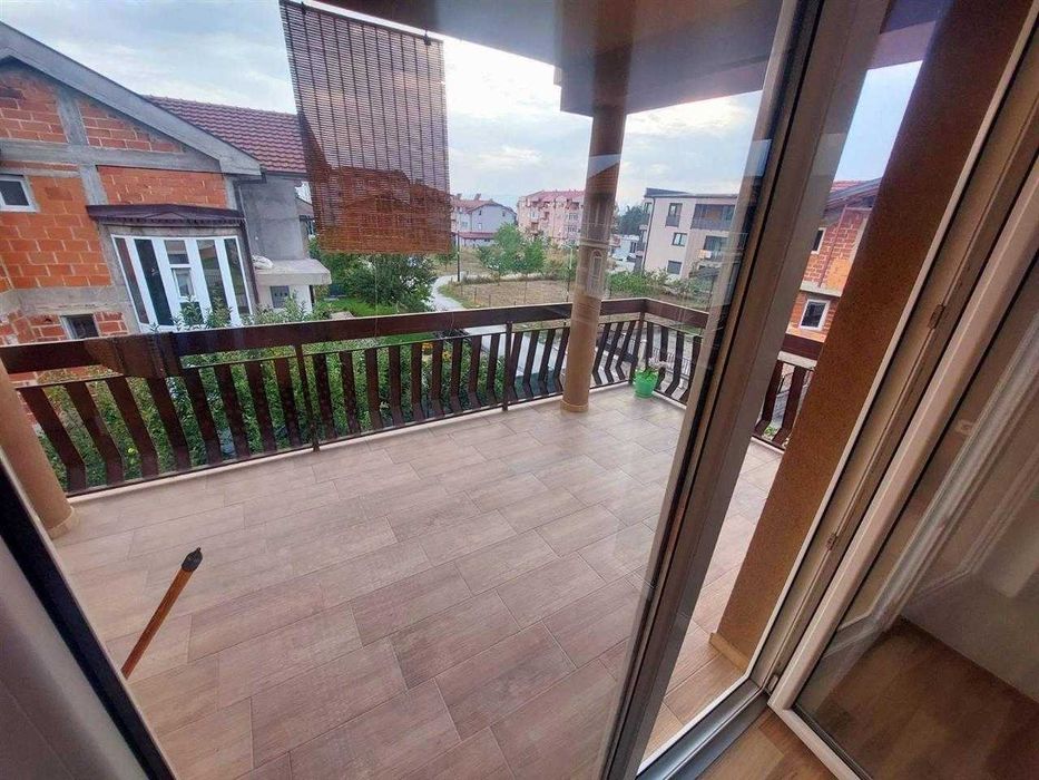 Дава се под наем Тристаен апартамент в Пловдив, Тракия - 90 кв.м за 280.5 € - Снимка #1