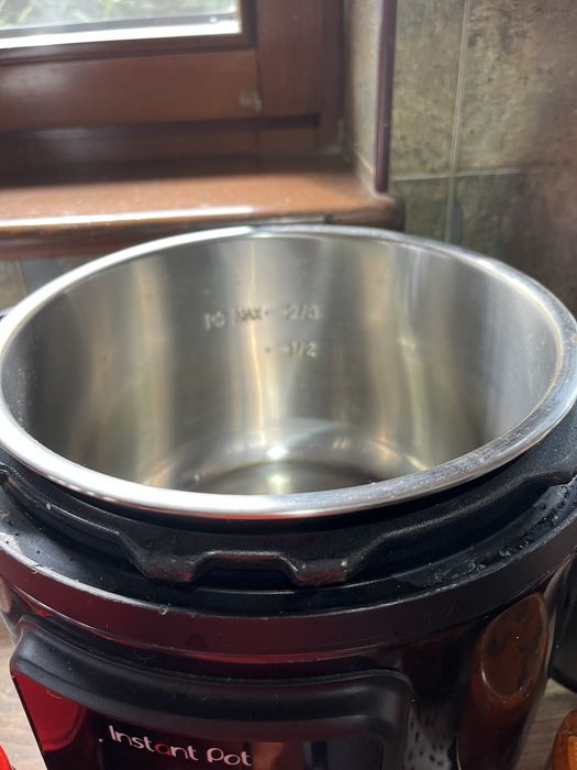 Продавам InstanPot 200€