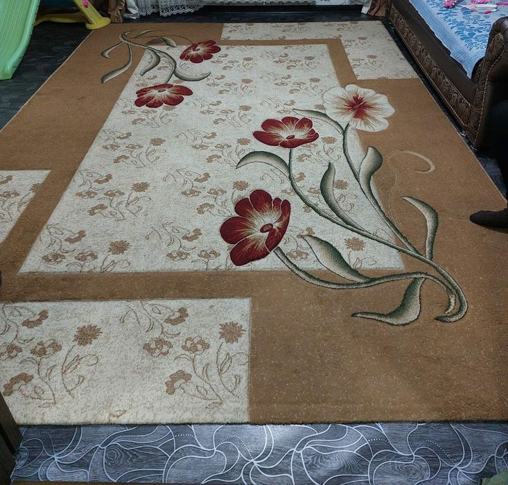 продам ковер в отличном состоянии