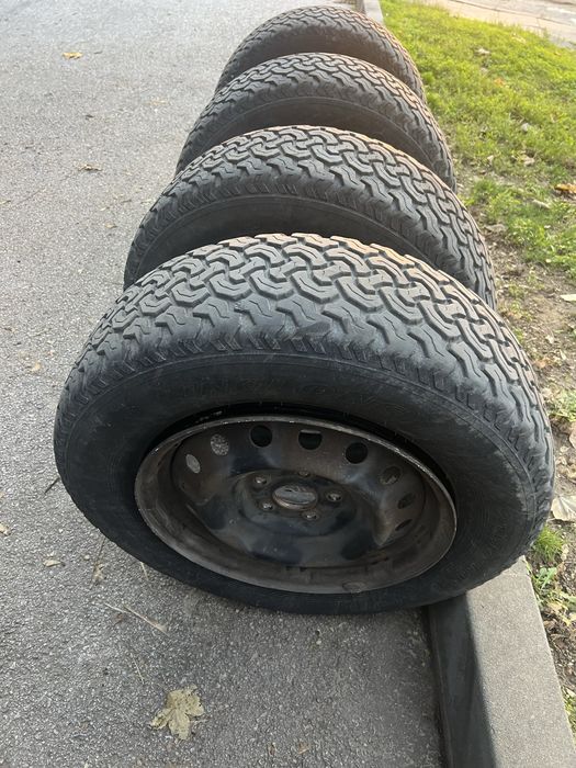 Гуми с джанти 215 70 16 дот 21 - от Рав 4