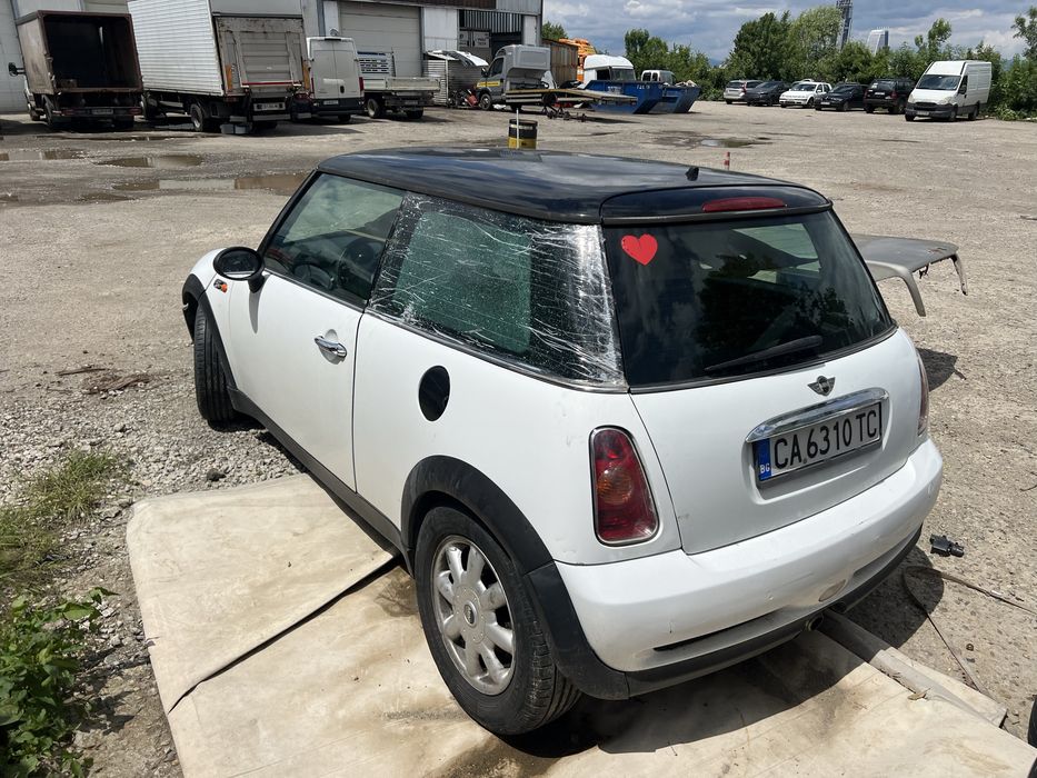 Mini Cooper 1.6 , Мини Купър 1.6 бензин ръчка На Части !!!