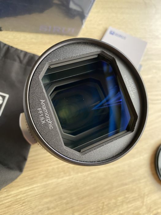 Sirui 50mm T2.9 anamorphic E-mount