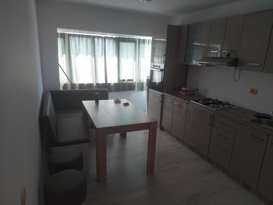 De vanzare apartament cu 2 camere renovat 50 mp etaji 4