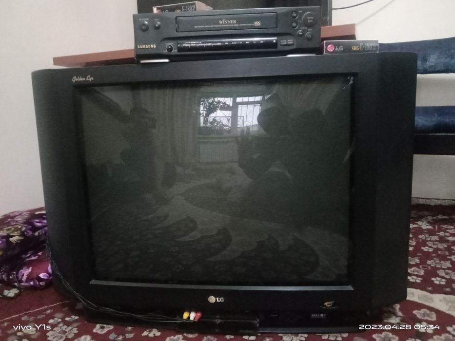 LG Golden eye televizori garantiya bor