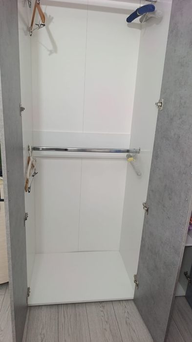 Продам плательный шкаф 120×210см