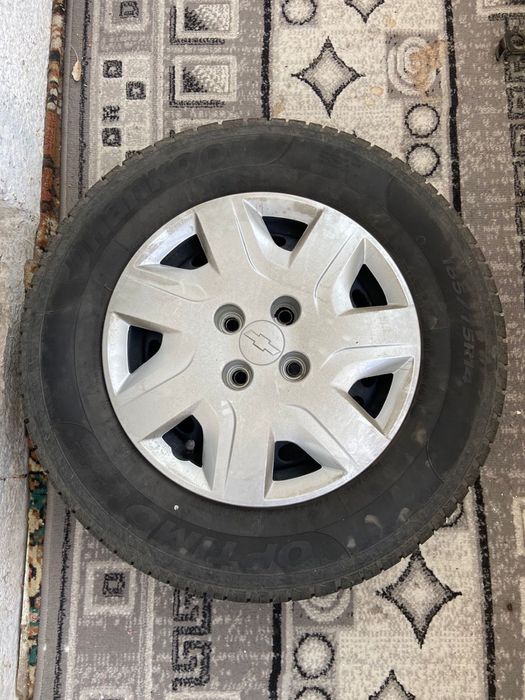 Шина на дисках(штамп) + колпак