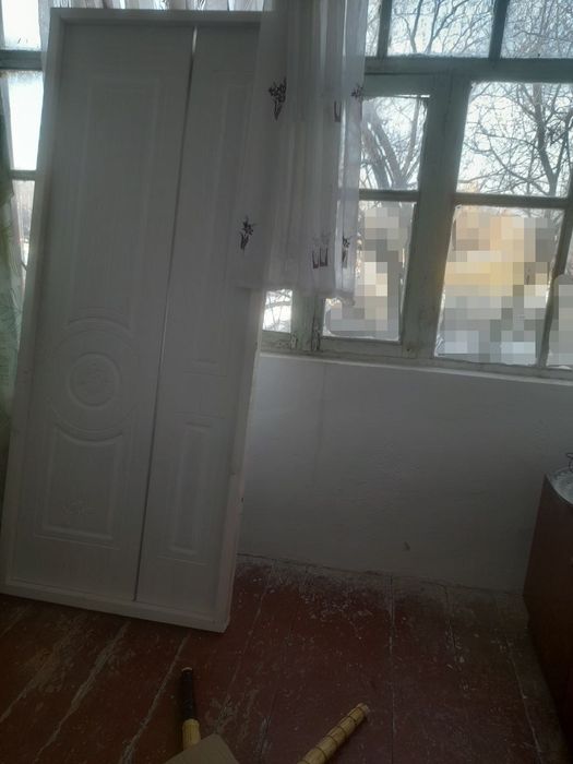 Чирчик ш. Троицк Физкултурный инс кирпичный дом 4-этаж 1х 35 м²