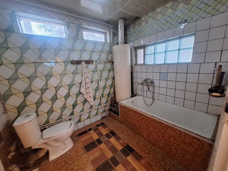 Продается Дом состоит из 5 комнат, веранды.Рядом с горгазом.