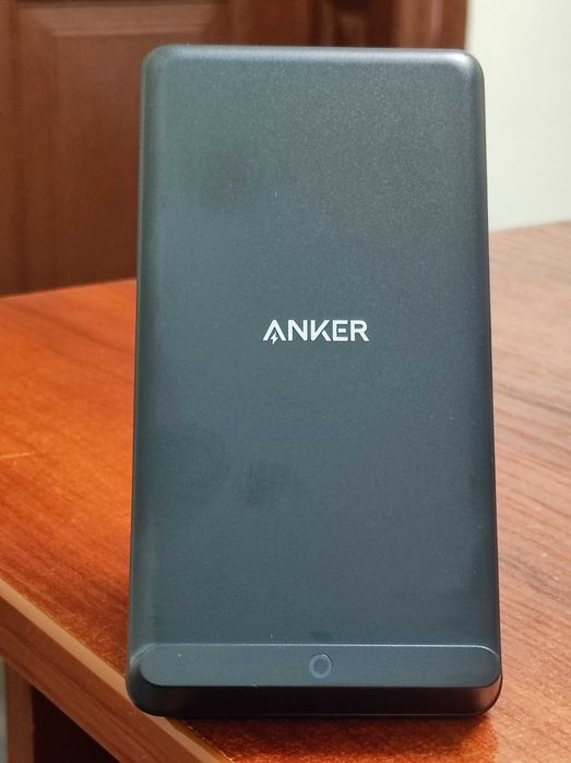Anker 313 A2524 Wireless Power Bank безжично зарядно за телефон NEW стенд стоящо зарядно