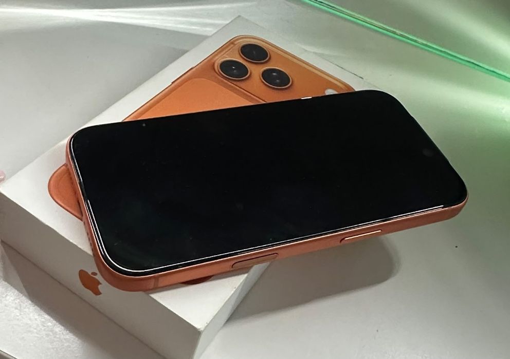 Продам iPhone 17 pro