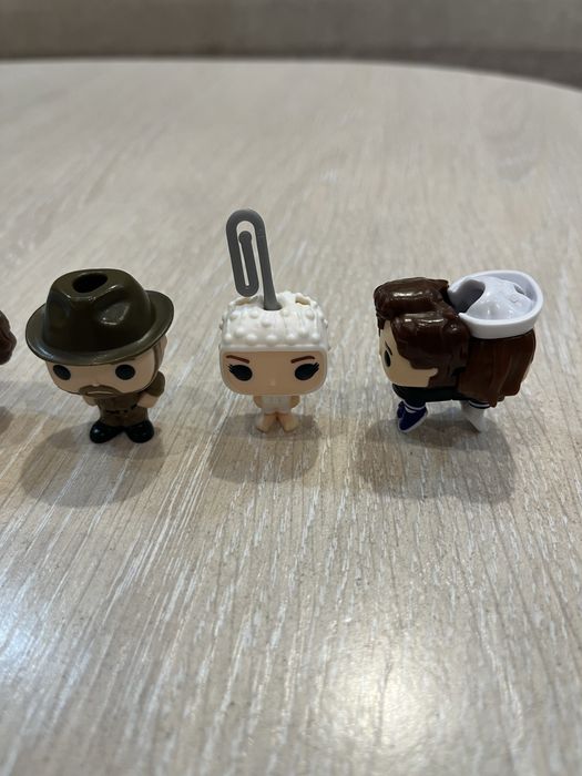 Киндер джой очень странные дела