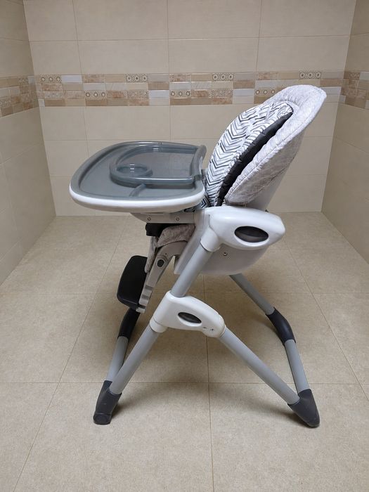 Scaun de masa Joie pentru bebe