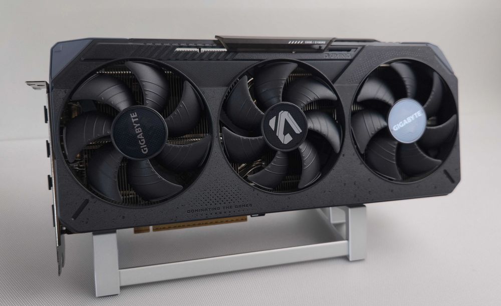 Видео карта Gigabyte Elite RX 9070 XT 16GB GDDR6 AMD Radeon