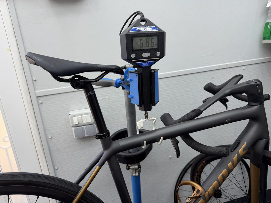 Cursiera Specialized S-Works viteza, confort, ideala atat pe plat cat si la urcari abrupte. Full carbon, 6,85kg