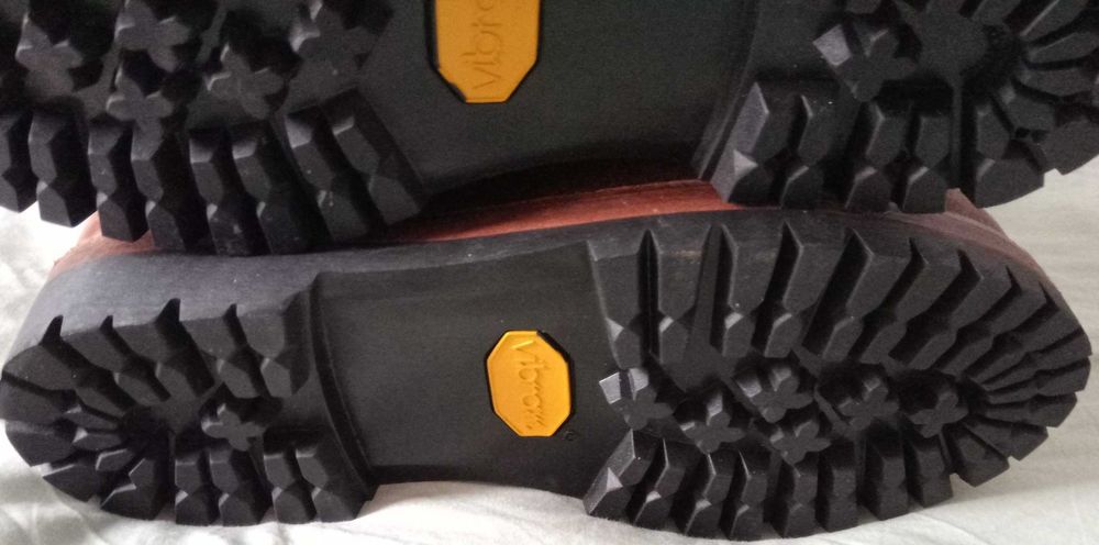 Bocanci Lowa, talpa Vibram, made in Germany, piele, marimea 37-38