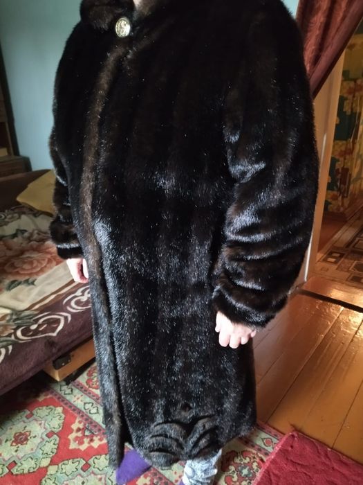 Продам шубу новую