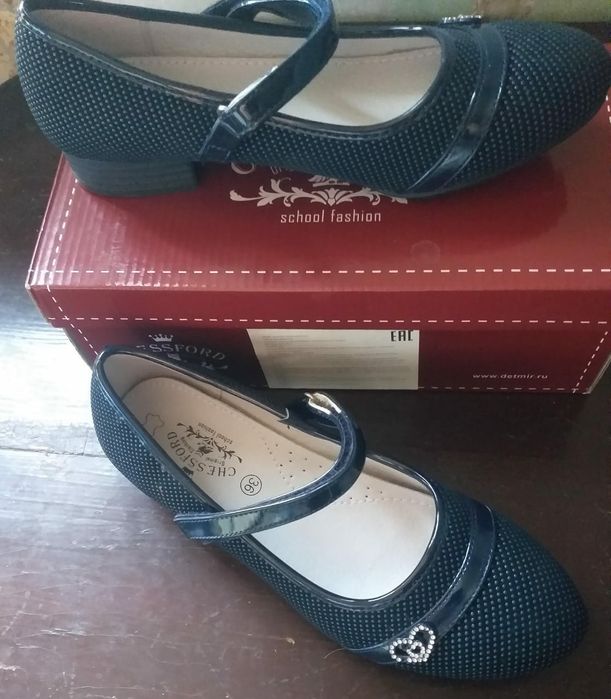 Продаю туфли детские