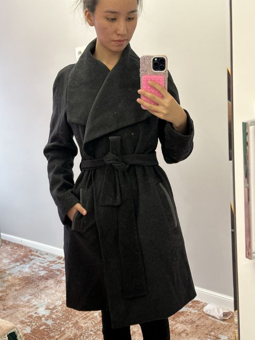 Женское пальто классического кроя